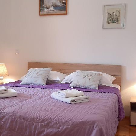 Apartments Villa Beba Komiža Esterno foto