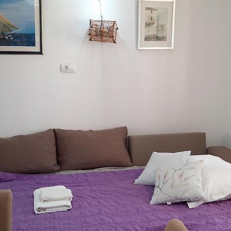 Apartments Villa Beba Komiža Esterno foto