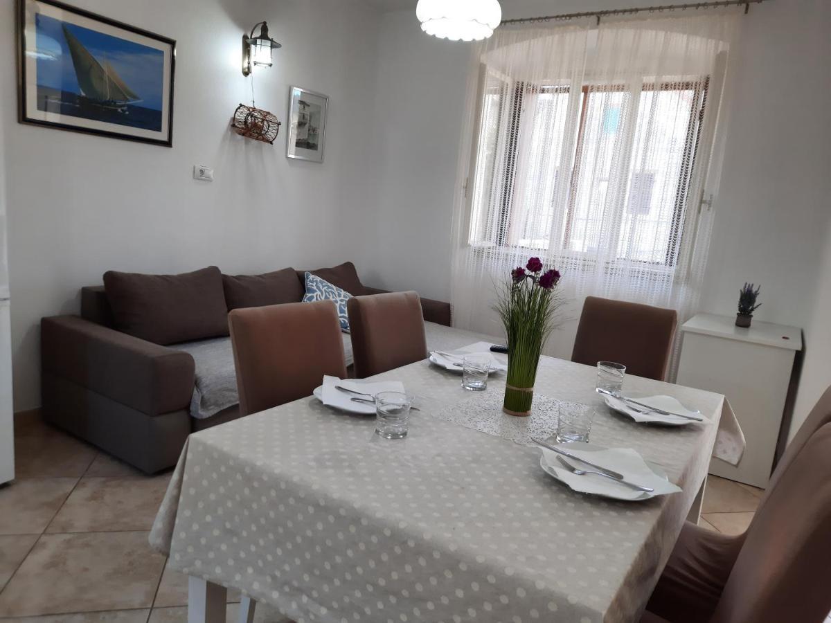 Apartments Villa Beba Komiža Esterno foto