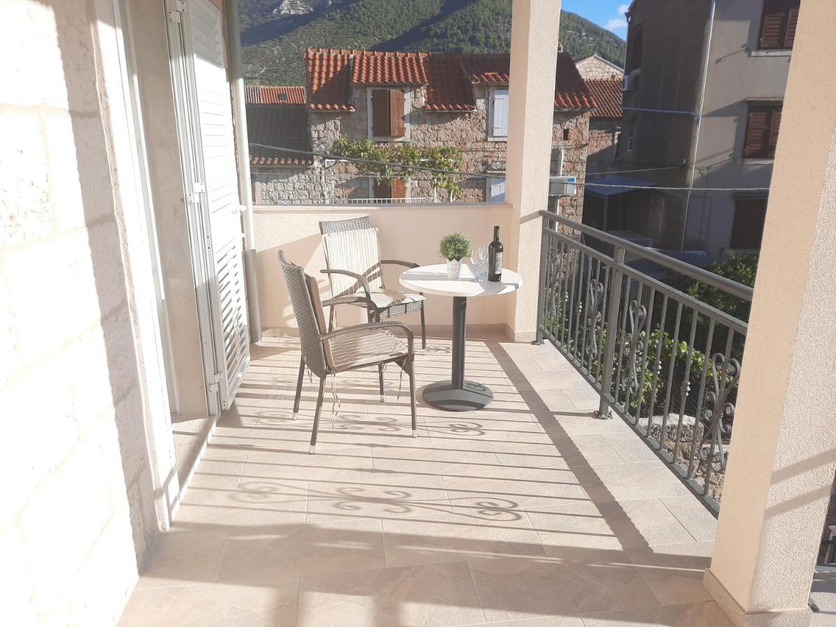 Apartments Villa Beba Komiža Esterno foto