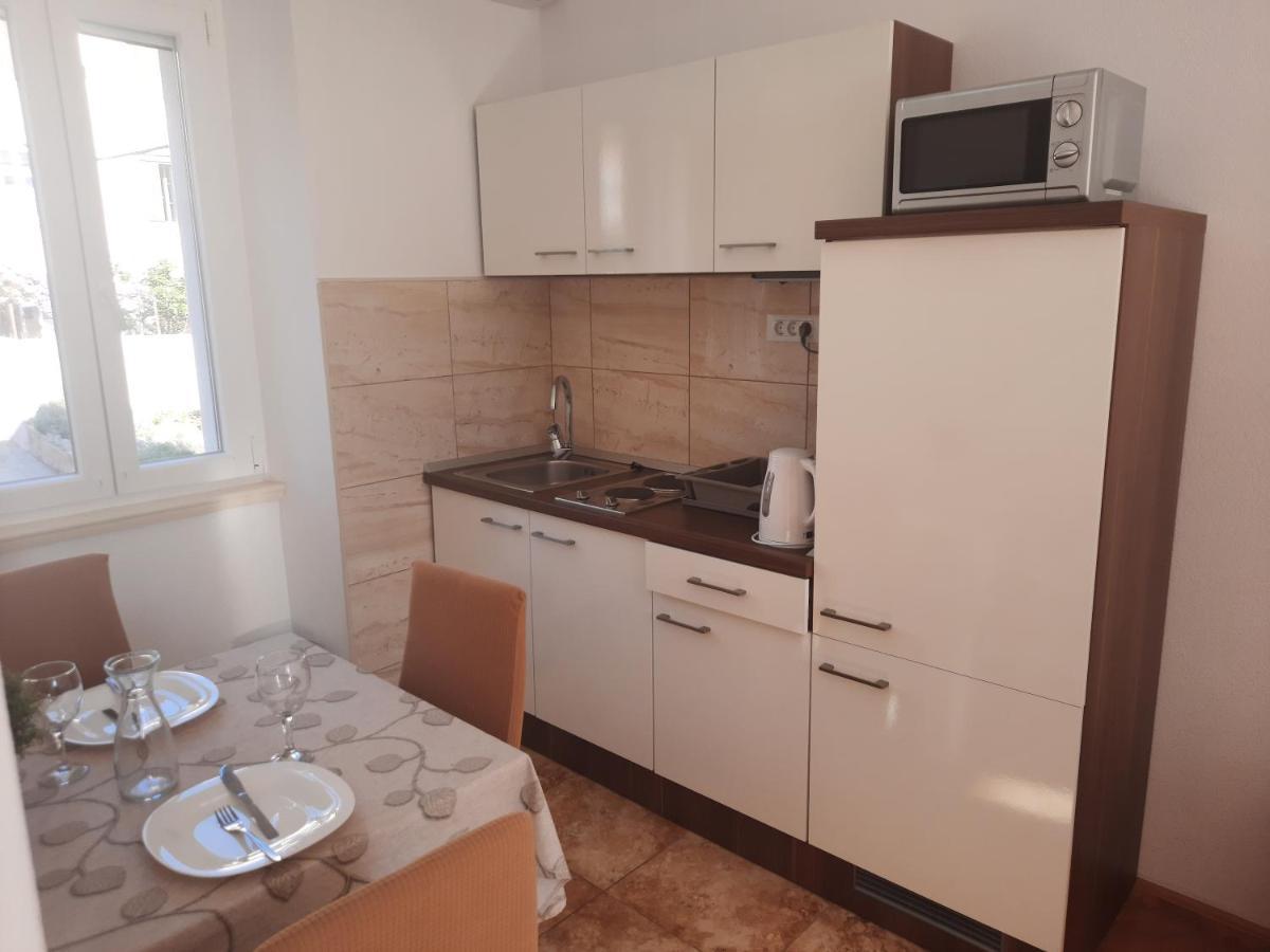Apartments Villa Beba Komiža Esterno foto