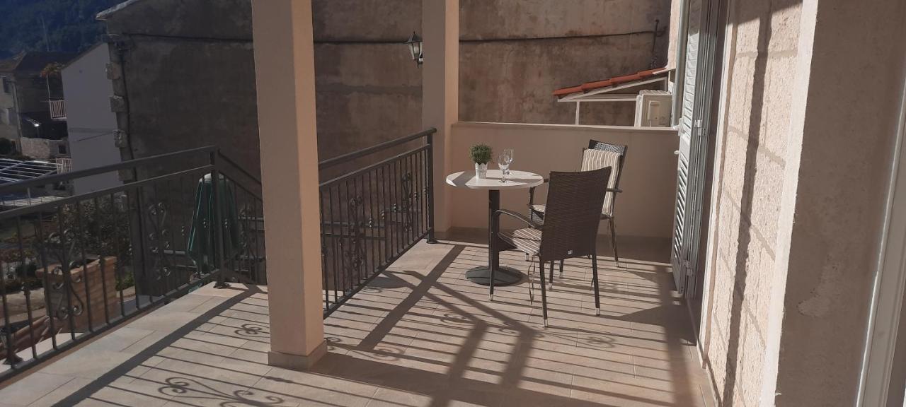 Apartments Villa Beba Komiža Esterno foto