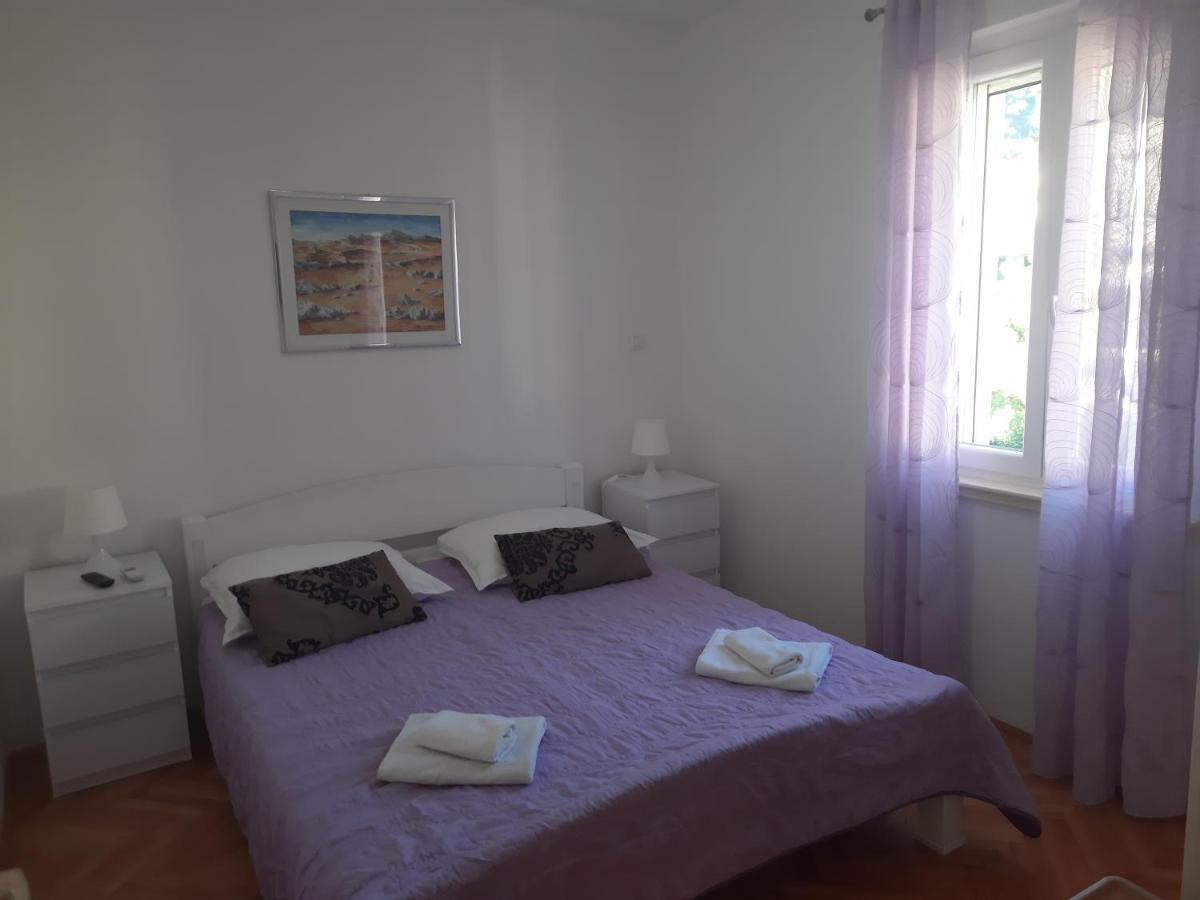 Apartments Villa Beba Komiža Esterno foto